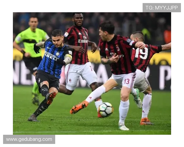 AC米兰主场四次中框仍以3-0战胜十人莱切豪取四连胜力挺卫冕冠军