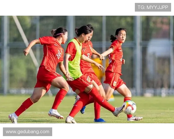 中国U17女足主帅王洪亮展望世界杯小组出线目标期待带给球迷新体验