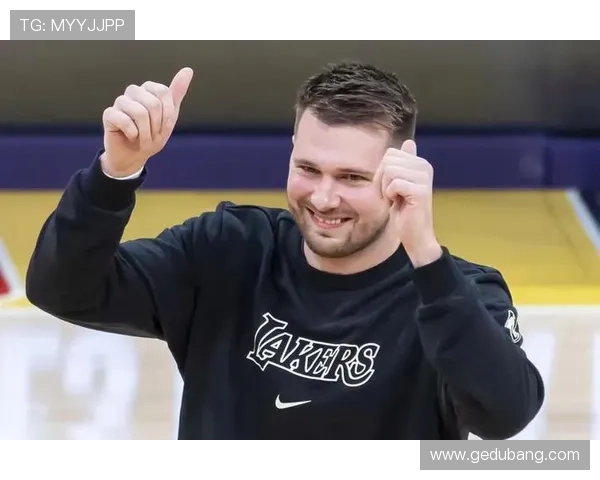 湖人自媒体调侃独行侠垫底西部引发热议球迷纷纷发声