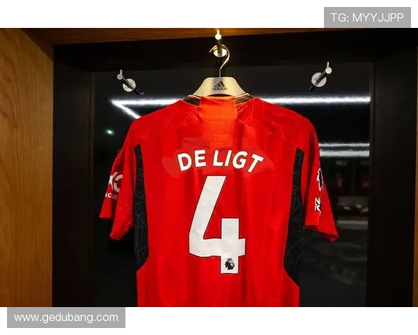 儿魔梦麦迪逊回忆童年曼联球迷岁月分享早年穿球衣珍贵照片